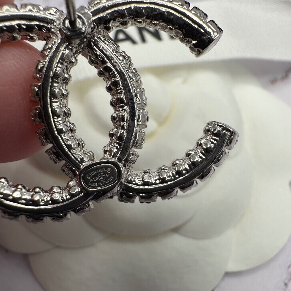❌❌ SOLD Chanel 2023 Big Interlocking CC Logo Crystal Stud Statement New Earrings - Picture 10 of 12